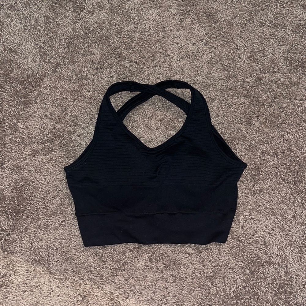 Black Alphalete Vault Bra